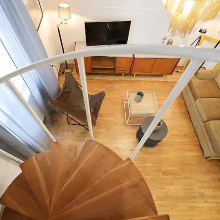 The Big Blue - 3br Loft Apartman *
